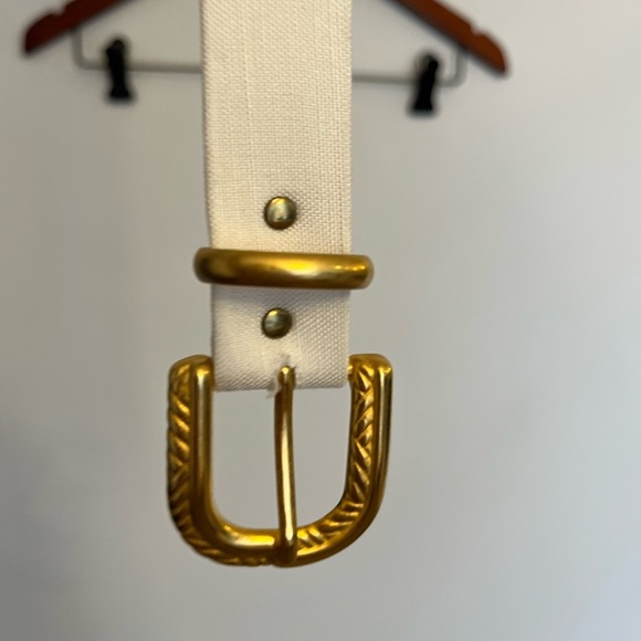 Century Canada White Belt with Gold toned Buckle - Picture 2 of 6
